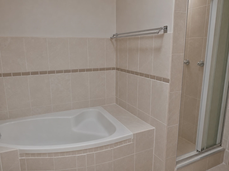 To Let 4 Bedroom Property for Rent in Riebeeckstad Free State